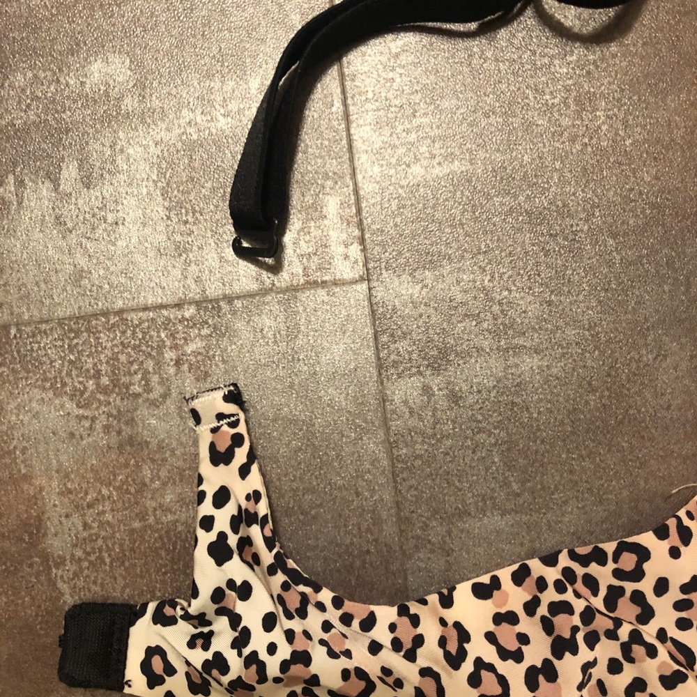 Victoria’s Secret push up bra - Picture 4 of 5